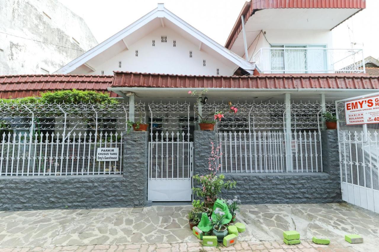 Emy'S Guesthouse Jenggrik Exterior photo